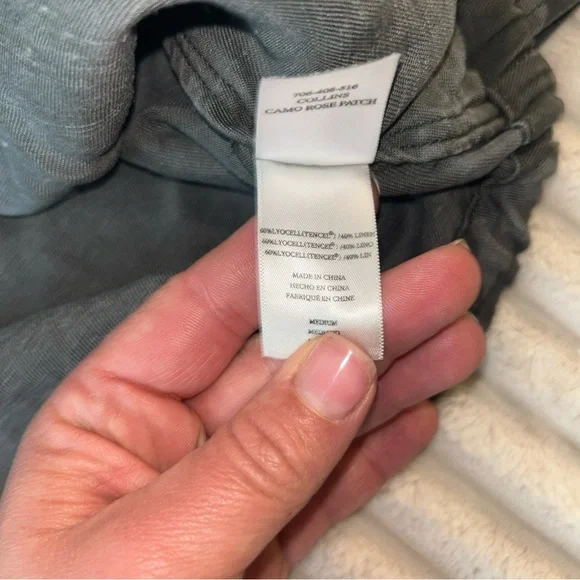 Rails Size Medium Women's Gray Camouflage Jacket with Red Rose Patches - Picture 9 of 9